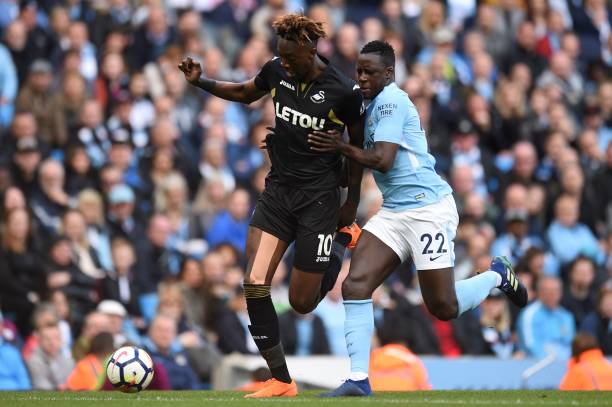 皮球绕过人 皮球绕过人