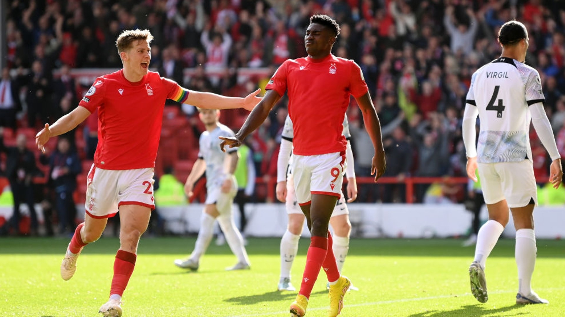 但他们凭借 但他们凭借